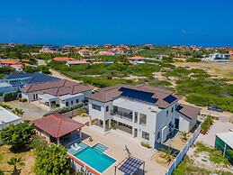 NEW Walk 2 Beach - 5BR Bonusroom w Pool Office