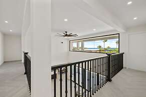 NEW Walk 2 Beach - 5BR Bonusroom w Pool Office