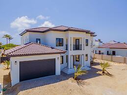 NEW Walk 2 Beach - 5BR Bonusroom w Pool Office