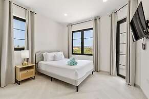 NEW Walk 2 Beach - 5BR Bonusroom w Pool Office