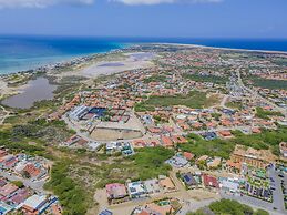 Serene Designer Gem Walk to Beach Strip Pool