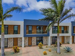 Serene Designer Gem Walk to Beach Strip Pool