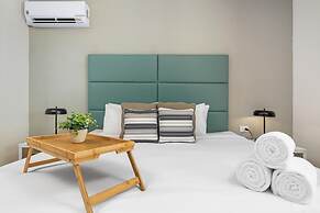 Serene Designer Gem Walk to Beach Strip Pool