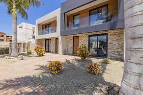 Serene Designer Gem Walk to Beach Strip Pool