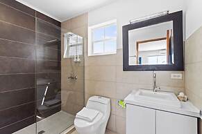 NEW Modern 1BR 1BA With Pool in Quiet Area