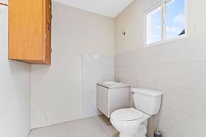 NEW Modern 1BR 1BA With Pool in Quiet Area