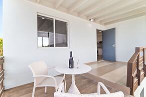 NEW Modern 1BR 1BA With Pool in Quiet Area