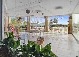 NEW Modern 1BR 1BA Gold Coast Pool GYM Tennis