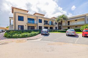 NEW Modern 1BR 1BA Gold Coast Pool GYM Tennis