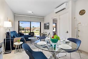 NEW Modern 1BR 1BA Gold Coast Pool GYM Tennis