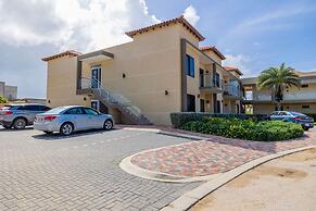 NEW Modern 1BR 1BA Gold Coast Pool GYM Tennis