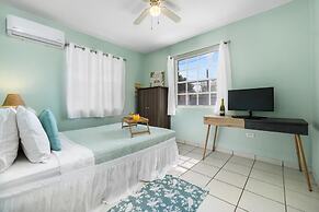 Quiet Cozy Central 2br1ba w Private Pool BBQ