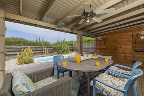 Quiet Cozy Central 2br1ba w Private Pool BBQ