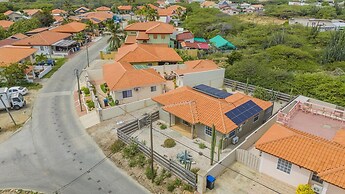 Quiet Cozy Central 2br1ba w Private Pool BBQ