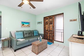 Quiet Cozy Central 2br1ba w Private Pool BBQ