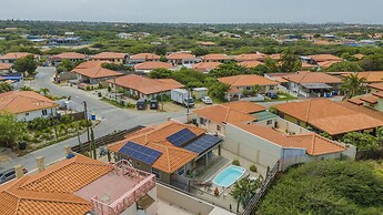 Quiet Cozy Central 2br1ba w Private Pool BBQ