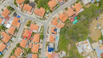 Quiet Cozy Central 2br1ba w Private Pool BBQ