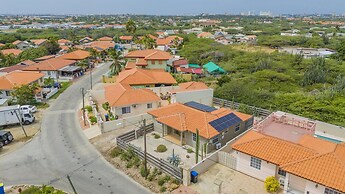 Quiet Cozy Central 2br1ba w Private Pool BBQ