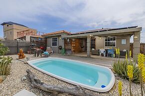 Quiet Cozy Central 2br1ba w Private Pool BBQ