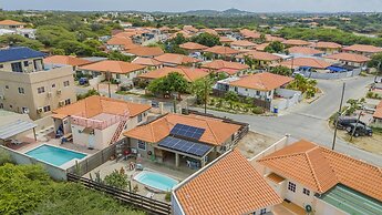 Quiet Cozy Central 2br1ba w Private Pool BBQ