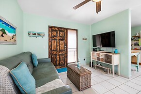 Quiet Cozy Central 2br1ba w Private Pool BBQ