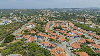 Quiet Cozy Central 2br1ba w Private Pool BBQ