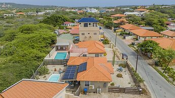 Quiet Cozy Central 2br1ba w Private Pool BBQ