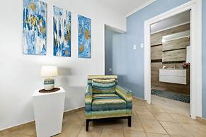 Remodeled 3br2ba Cozy Central Private Pool