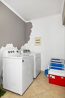 Remodeled 3br2ba Cozy Central Private Pool