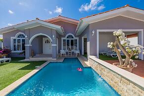 Remodeled 3br2ba Cozy Central Private Pool