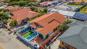 Remodeled 3br2ba Cozy Central Private Pool