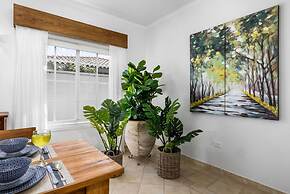 Remodeled 3br2ba Cozy Central Private Pool