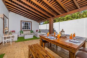 Remodeled 3br2ba Cozy Central Private Pool