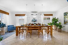 Remodeled 3br2ba Cozy Central Private Pool