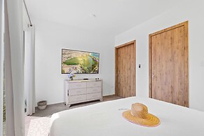 NEW Modern Villa Jacuzzi Pvt Pool Close2beach