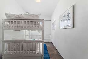 NEW Modern Villa Jacuzzi Pvt Pool Close2beach