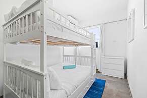 NEW Modern Villa Jacuzzi Pvt Pool Close2beach