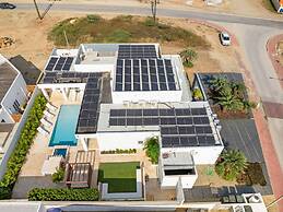 NEW Modern Villa Jacuzzi Pvt Pool Close2beach