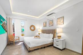 NEW Modern Villa Jacuzzi Pvt Pool Close2beach