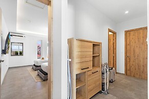 NEW Modern Villa Jacuzzi Pvt Pool Close2beach