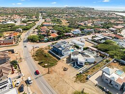 NEW Modern Villa Jacuzzi Pvt Pool Close2beach