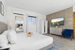 NEW Modern Villa Jacuzzi Pvt Pool Close2beach