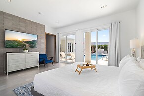 NEW Modern Villa Jacuzzi Pvt Pool Close2beach