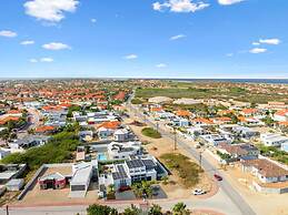 NEW Modern Villa Jacuzzi Pvt Pool Close2beach