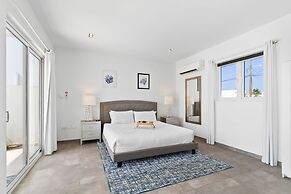 NEW Modern Villa Jacuzzi Pvt Pool Close2beach