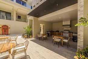 Sea View Exclusive Penthouse Outdoor Dining 3BR