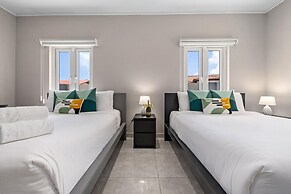 NEW 5br5ba w Private Pool Puttputt Close2beach