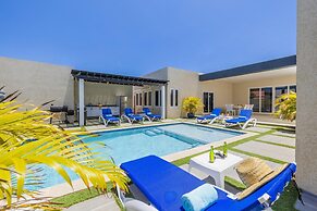 NEW 5br5ba w Private Pool Puttputt Close2beach