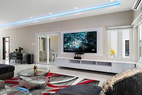 NEW 5br5ba w Private Pool Puttputt Close2beach