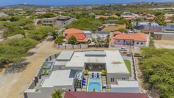 NEW 5br5ba w Private Pool Puttputt Close2beach